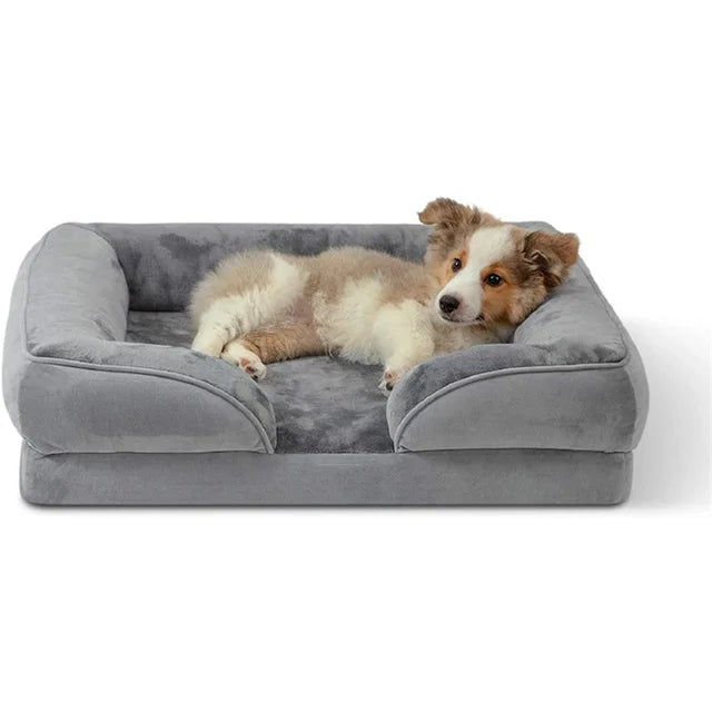 Graues orthopädisches Hundesofa Max für wohltuenden Komfort, erholsamen Schlaf & Gelenkschonung.