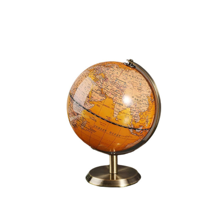 Vintage Globus mit detaillierter Weltkarte für klassische Dekoration im Wohnzimmer.