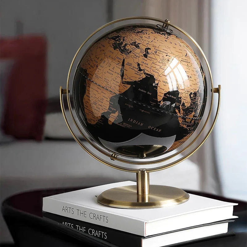 Kleiner Vintage Globus für Schreibtisch oder Regal, detailreiche Weltkarte für Geografie-Interessierte.