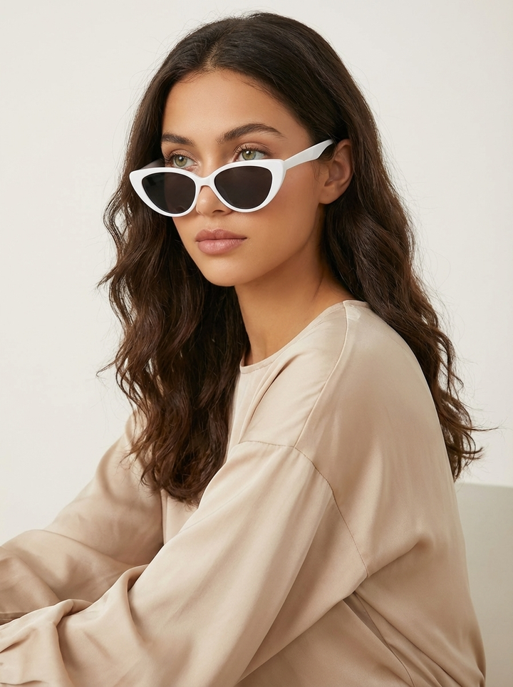 Retro Cat-Eye Sonnenbrille für Damen, leichtes Gestell, modisches Accessoire für jeden Tag.