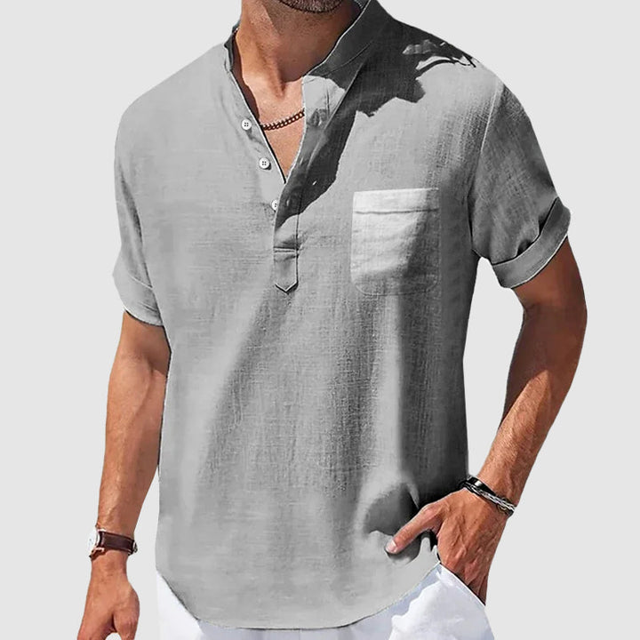 Graues Herren Henley Kurzarmhemd für den Sommer. Atmungsaktives Freizeit-Basic-Shirt mit Knopfleiste.