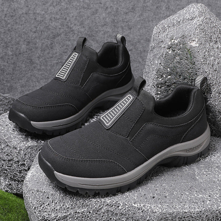 Bequemer Damen Sportschuh, ideal als Wanderschuh oder Alltagsschuh, mit robustem Profil für Trittfestigkeit.