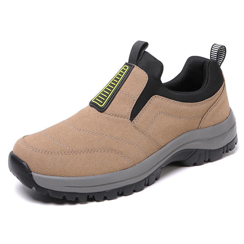 Trittfester Damen Alltagsschuh, als Outdoor-Sneaker konzipiert, mit rutschfester Sohle und hohem Tragekomfort.