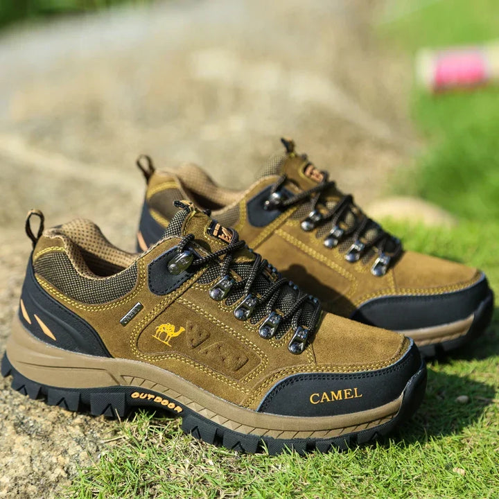 Hochwertige Herrenschuhe zum Wandern & für Outdoor. Rutschfeste Sohle, stabiler Halt für jedes Gelände.