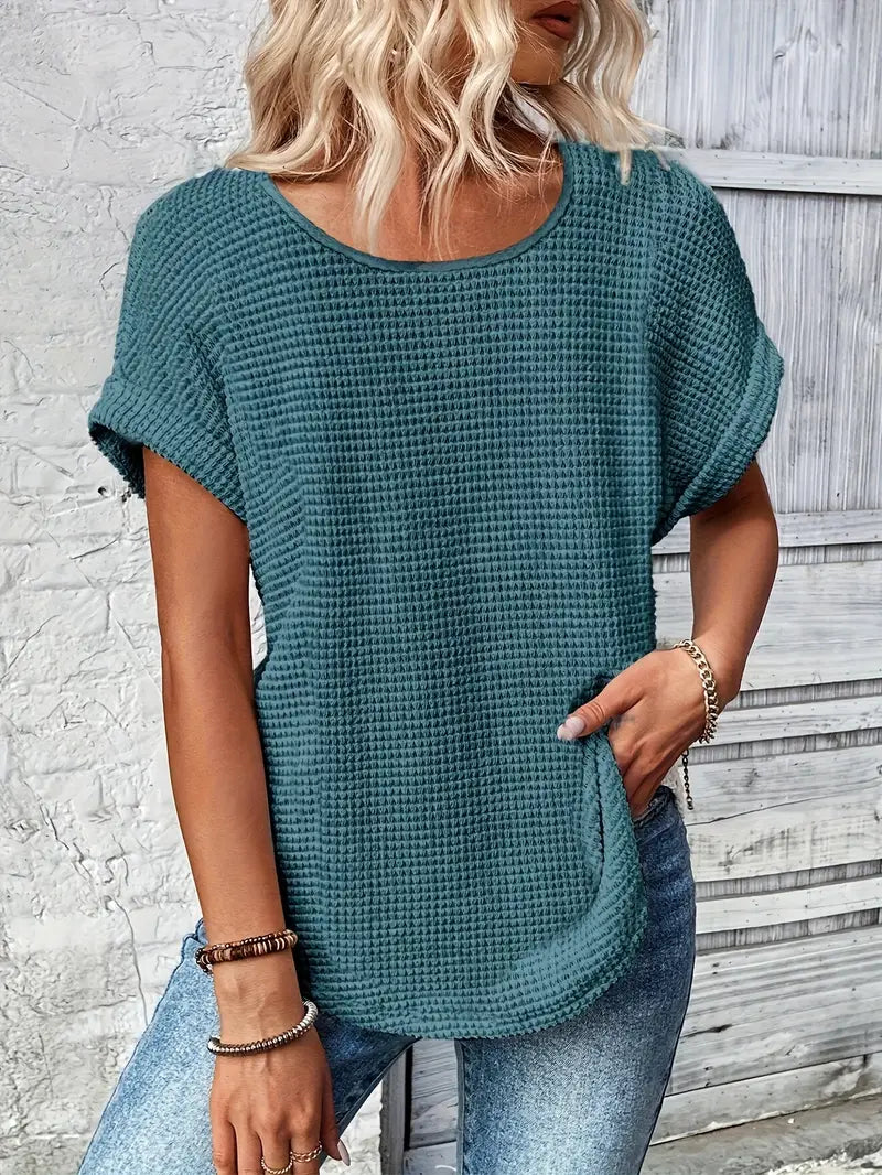 Lässiges Damen Rundhals T-Shirt mit kurzen Ärmeln und strukturierter Optik. Komfortables Basic Oberteil.