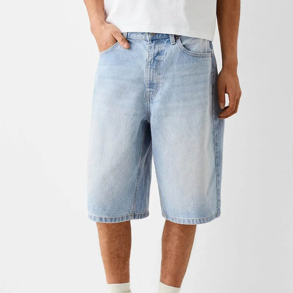 Lässige Herren Baggy Shorts knielang mit Vintage-Look, großen Taschen und bequemem Schnitt für Freizeit & Urban-Mode.