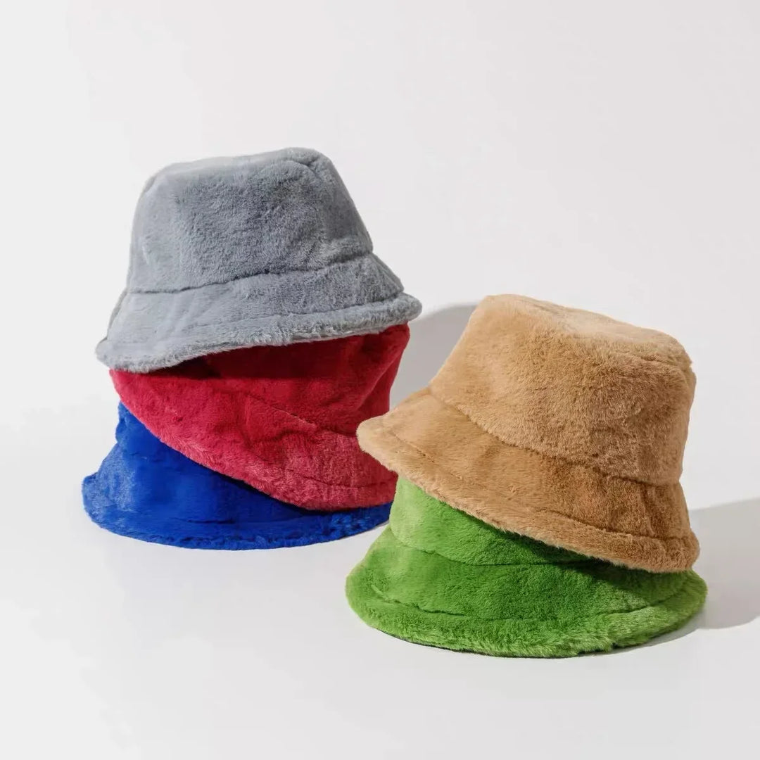 Warmer Damen Eimerhut aus flauschigem Kunstpelz, modisches Accessoire.