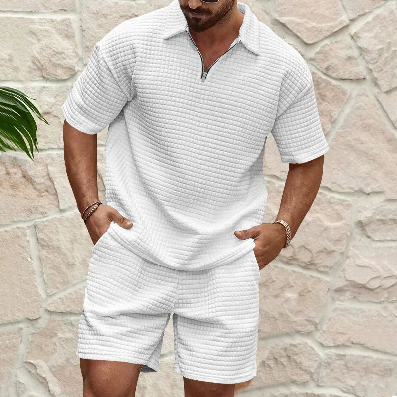 Herren Polo-Set für Freizeit: Kurzarmshirt mit Reißverschluss & bequeme Shorts. Perfekt für den Urlaub.