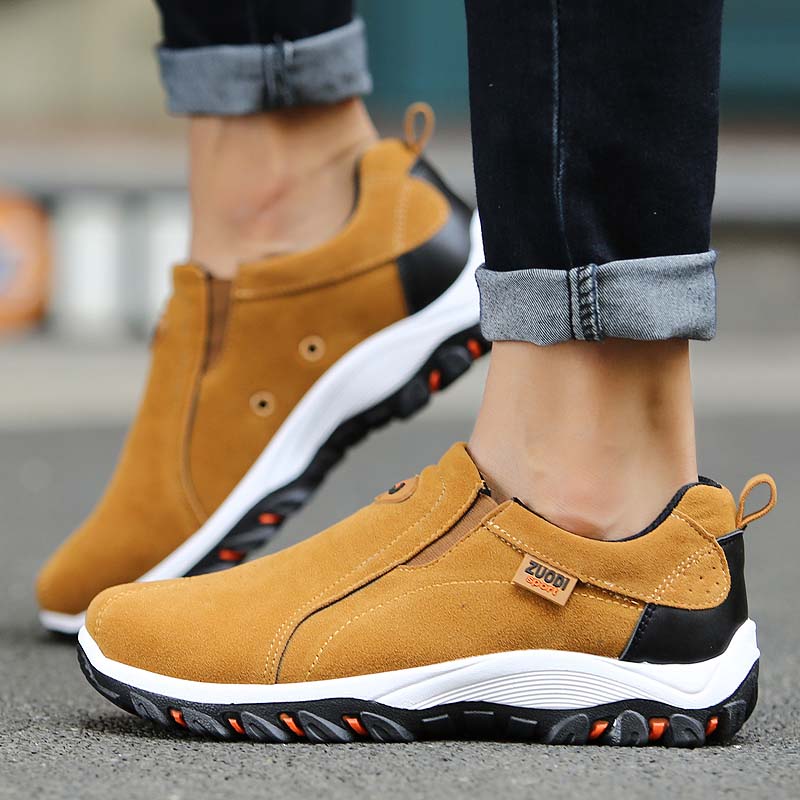 Stylische Herren Sportschuhe und Freizeitschuhe mit Profilsohle, perfekt für den Alltag und leichte Wanderungen.