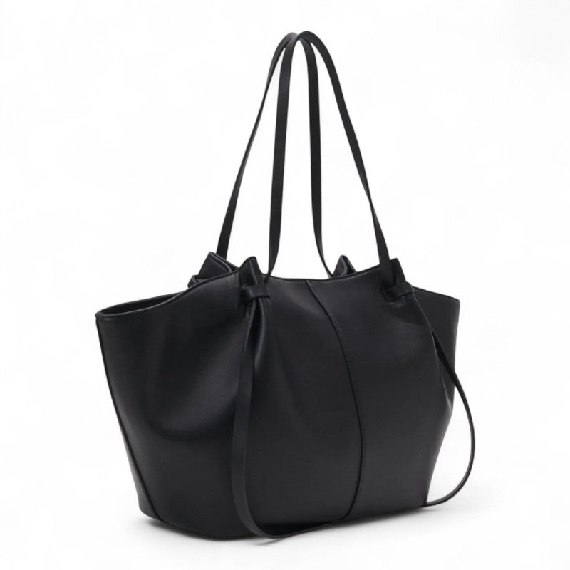 Geräumiger brauner Shopper für Damen, stilvolle Schultertasche als perfekter Alltagsbegleiter.