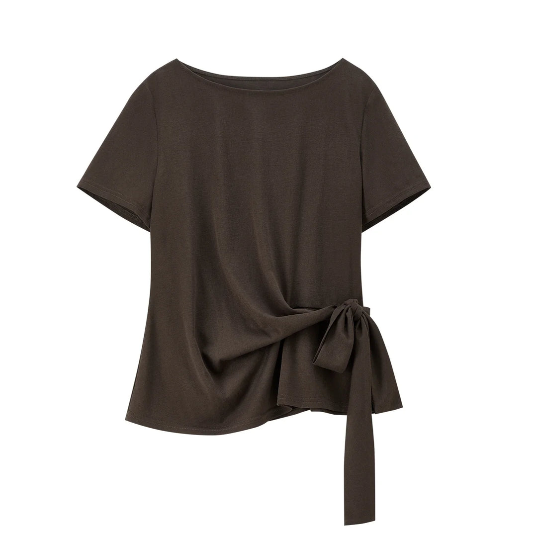 Bequemes Damen Kurzarmshirt mit Rundhalsausschnitt und Wickeleffekt vorne.