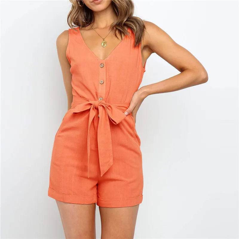 Modischer Damen Shorts Overall ärmellos, sommerlich-elegant und bequem, mit praktischen Taschen.