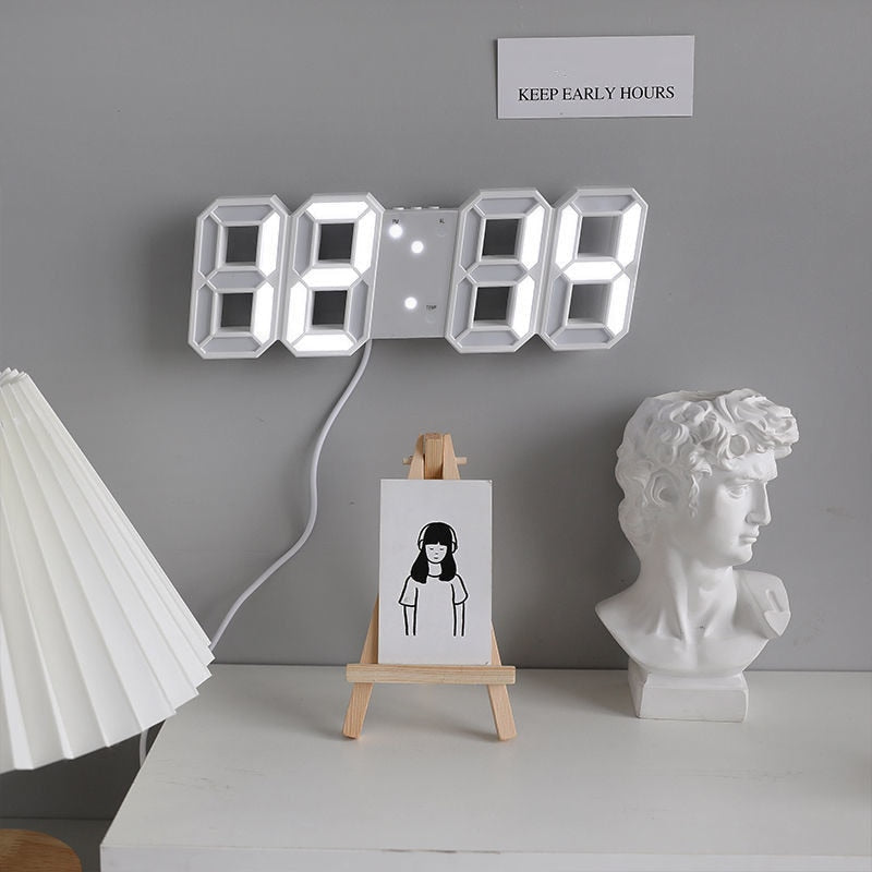 Elegante LED Wecker mit Nachtmodus, digitaler Zeitanzeige und einstellbarer Helligkeit für Schlafzimmer.