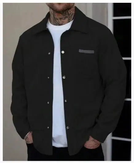 Leichte Herren Herbstjacke mit Knopfleiste. Perfekt als Casual Winterjacke & stilvolle Oberbekleidung für Herren.