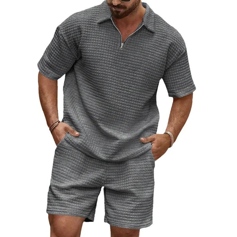 Stylisches Herren Shorts Set: Sportliches Kurzarmshirt & passende Shorts in trendiger Freizeitmode.