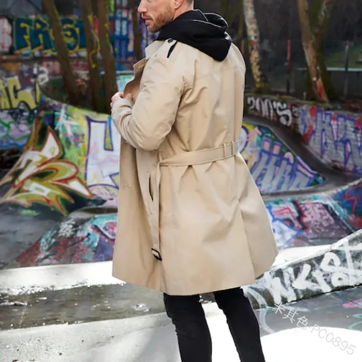 Eleganter Herrenmantel, klassischer Trenchcoat für Business Kleidung & stilvolle Männer Mode.