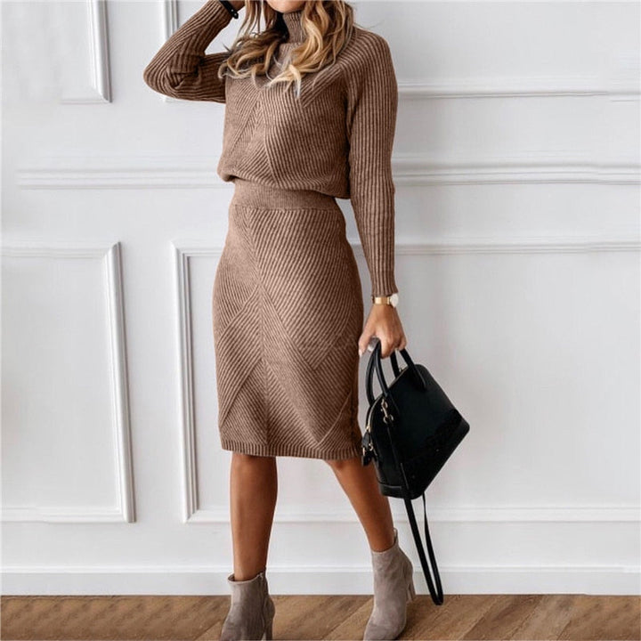Stilvolles Damen Herbst-Strickset mit elegantem Rollkragenpullover und passender, komfortabler Strickhose.