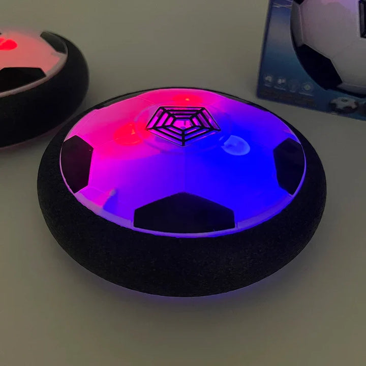 Elektrischer schwebender Fußball für Kinder, ideal für lustige Indoor- und Outdoor-Fußballspiele. Tolles Kinderspielzeug.