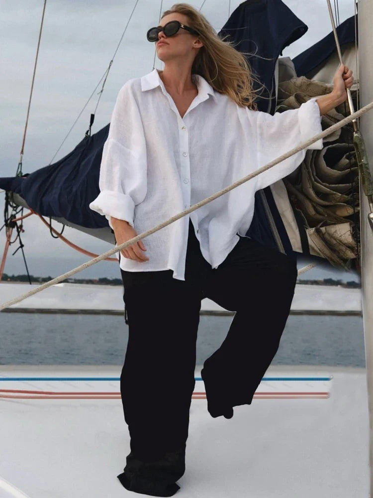 Vielseitige Oversize Damenbluse Violetta, atmungsaktiv & chic, perfekt für warme Tage.