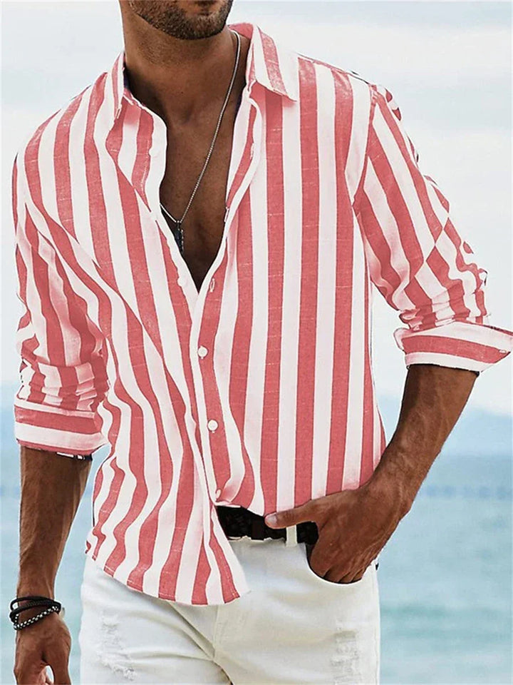 Gestreiftes Herren Button-Down Freizeithemd, sommerlich und komfortabel, perfekt für lässige Eleganz und Urlaub.