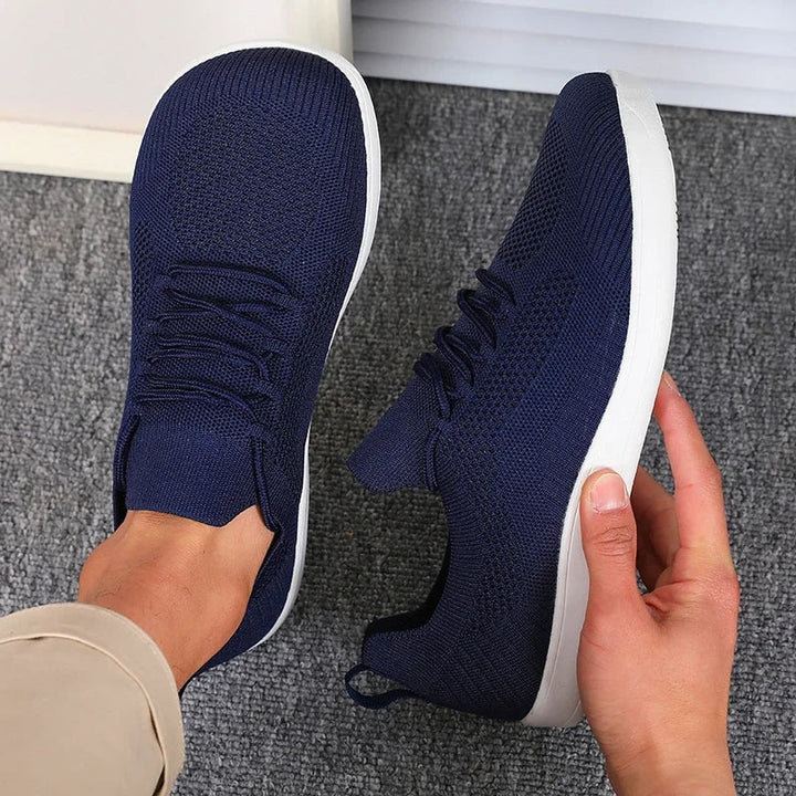 Marineblaue Herren Alltags-Sneaker, gepolstert & atmungsaktiv, weite Zehenbox für Komfort.
