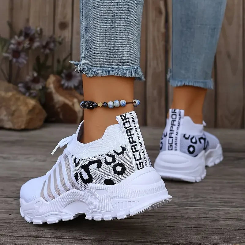 Leichte & atmungsaktive Damenschuhe: stylische Freizeitsneaker mit trendigem Leopardenmuster für Damen.