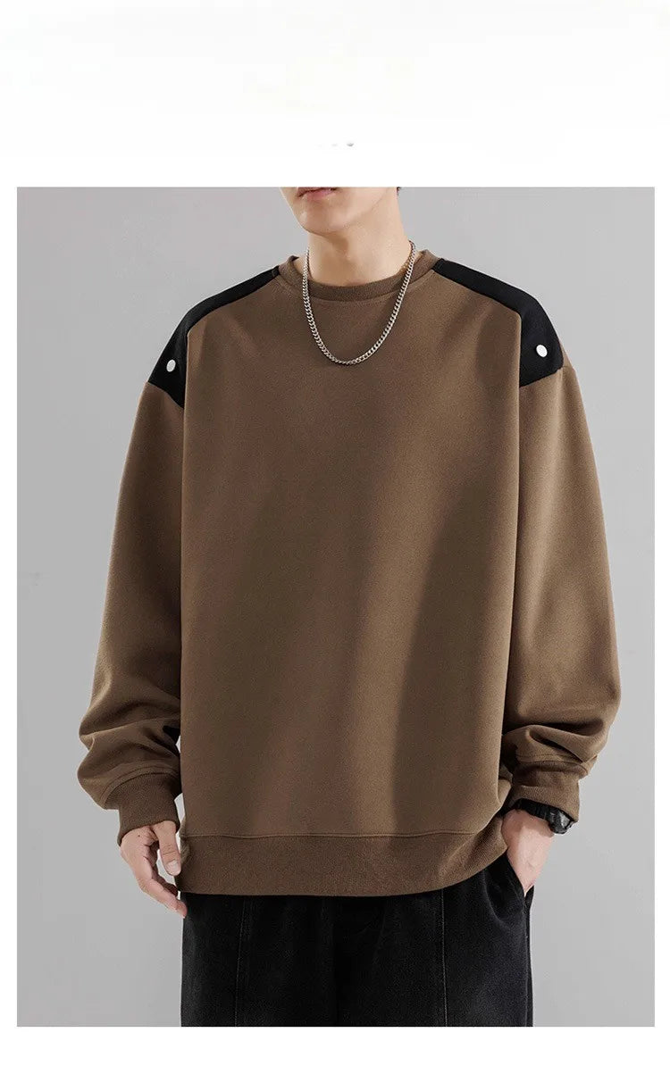 Herren Freizeit-Sweatshirt mit eleganten Schulterdetails, kombiniert Stil und ganztägigen Komfort.