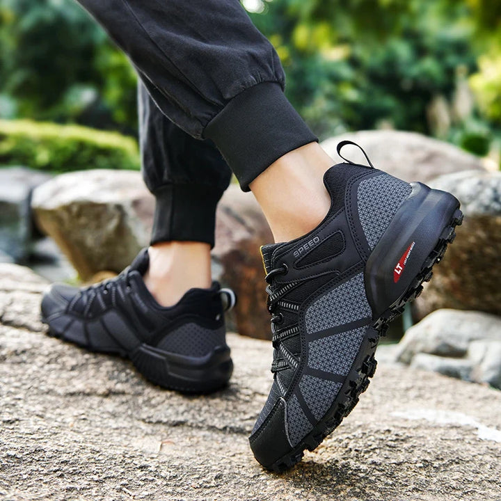 Bequeme Herren Sportschuhe (Blau) mit Schnürung, rutschfeste Sohle für Outdoor-Aktivitäten.