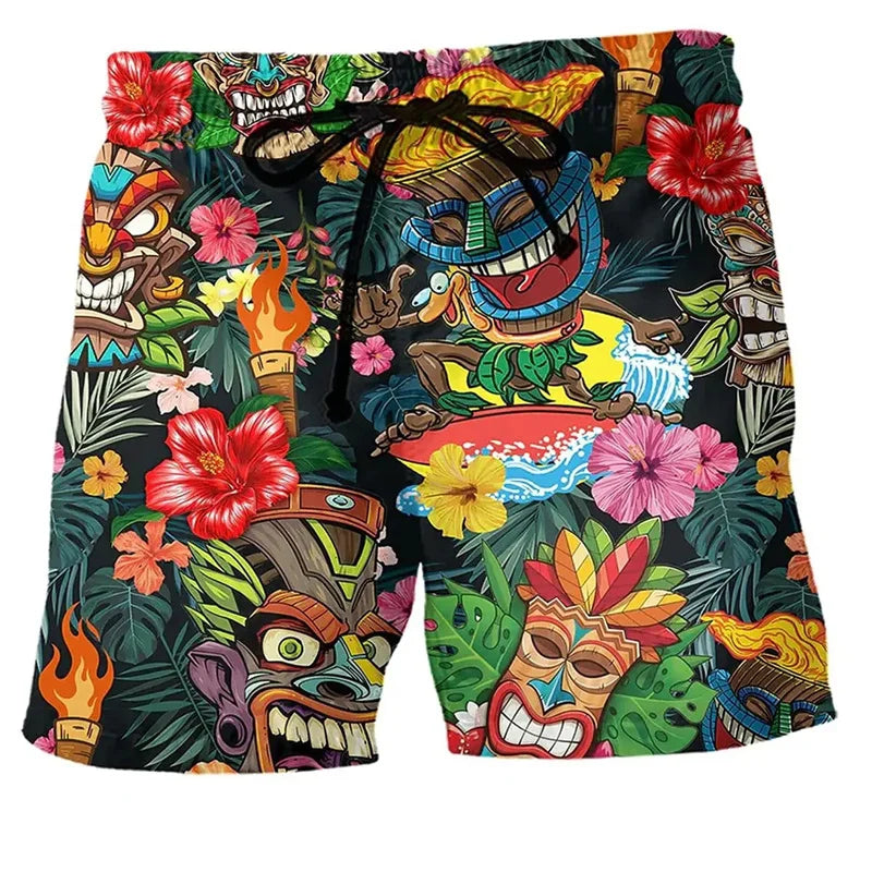 Mann trägt modische Graffiti-Schwimmshorts am Strand. Die perfekte Strandmode für den Sommerurlaub.