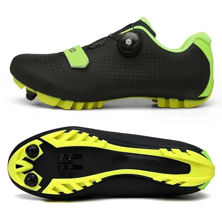 Frontale Ansicht der Unisex Radschuhe. Schlankes, aerodynamisches Design für Rennrad- & MTB-Fahrer.