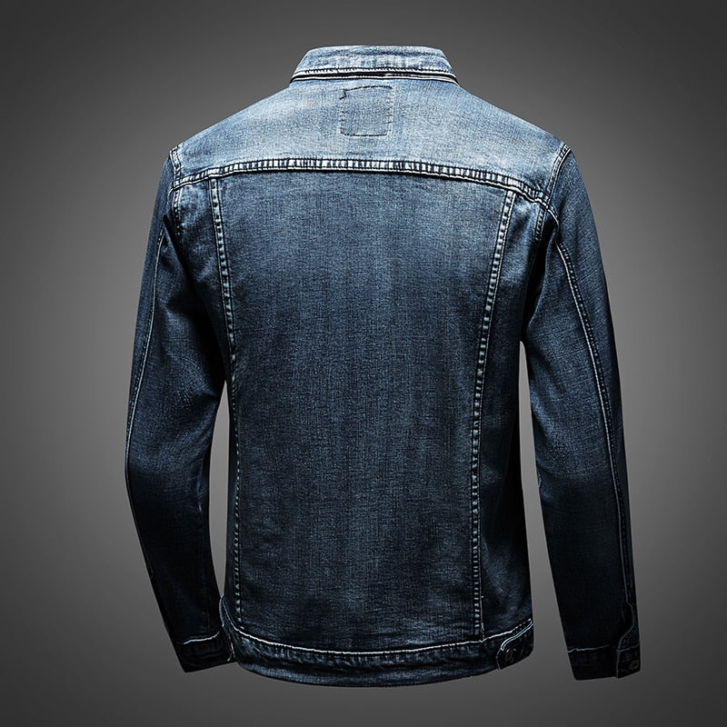 Stilvolle Herren Denimjacke "Archer" in Blau, vielseitig kombinierbar als Freizeitjacke und für den Alltag.