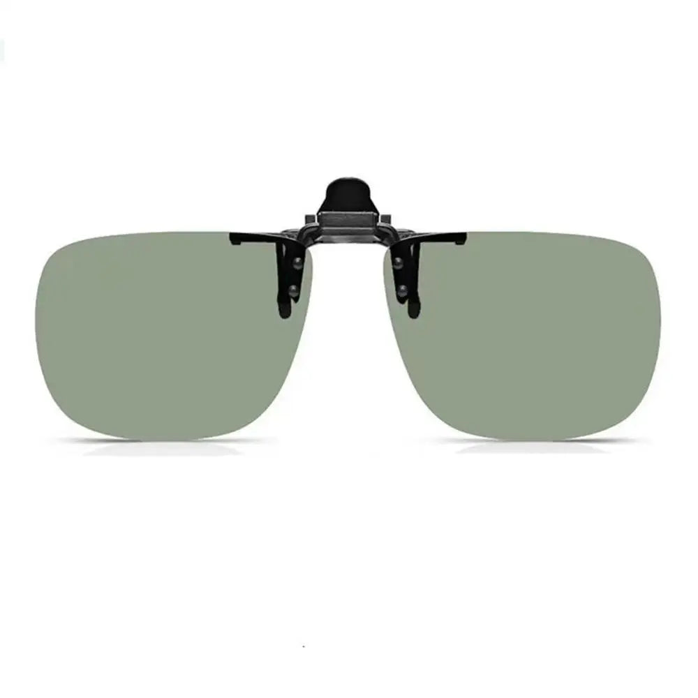 Robuster Sonnenclip mit polarisierten TAC-Gläsern, UV400. Ideal als Brillen-Zubehör für Outdoor.