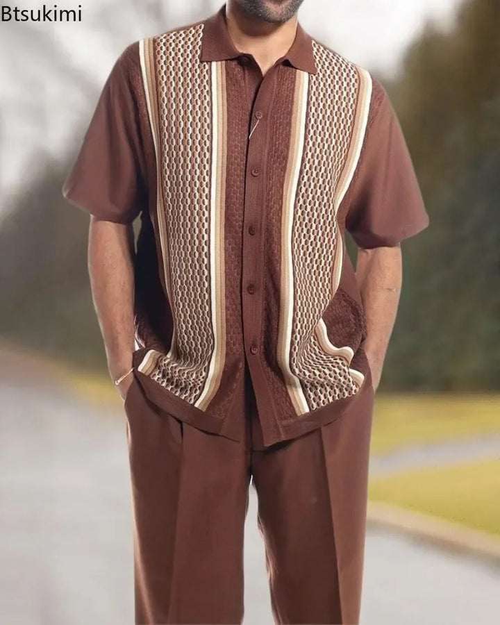 Herren Freizeit Zweiteiler: Beiges Hemd und passende Hose, ideal für entspannte Tage.