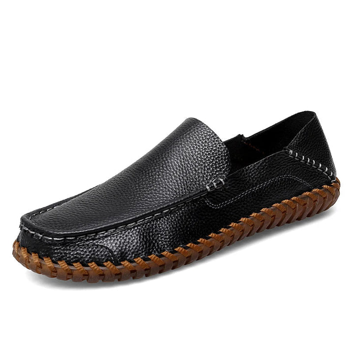 Langlebige Herren Slipper mit handgefertigten Nähten und robuster, rutschfester Sohle – die idealen Männerschuhe.