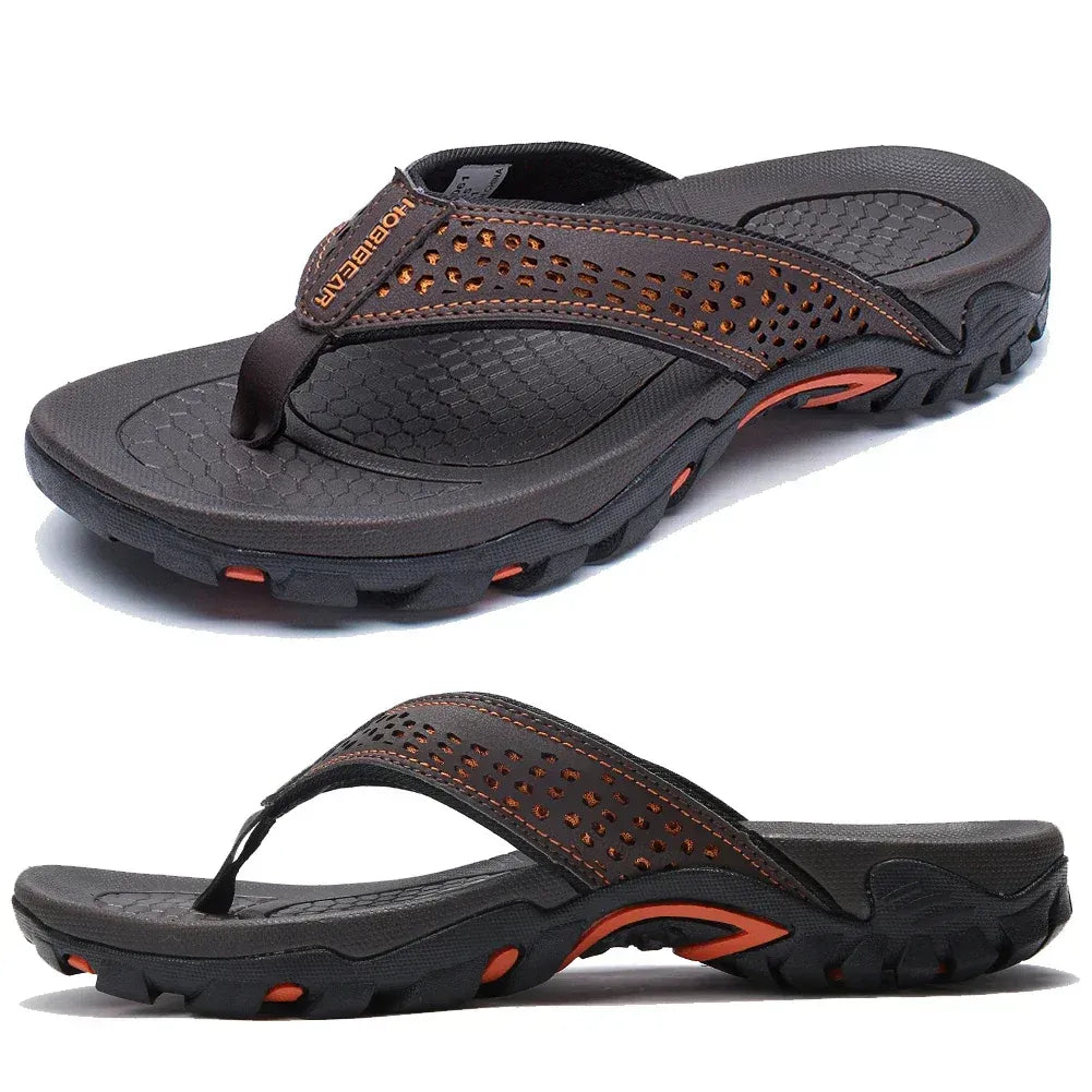 Bequeme Herren Zehentrenner-Sandalen, orthopädisch, für Entspannung und Alltag getragen.