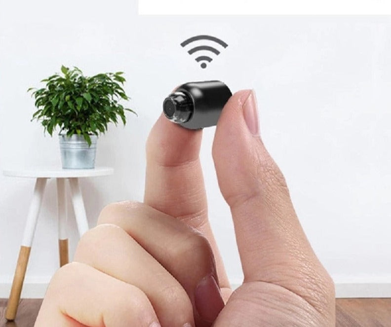 SafeWatch Mini WLAN-Sicherheitskamera mit 2-Wege Audio für Echtzeit-Kommunikation und Abschreckung.