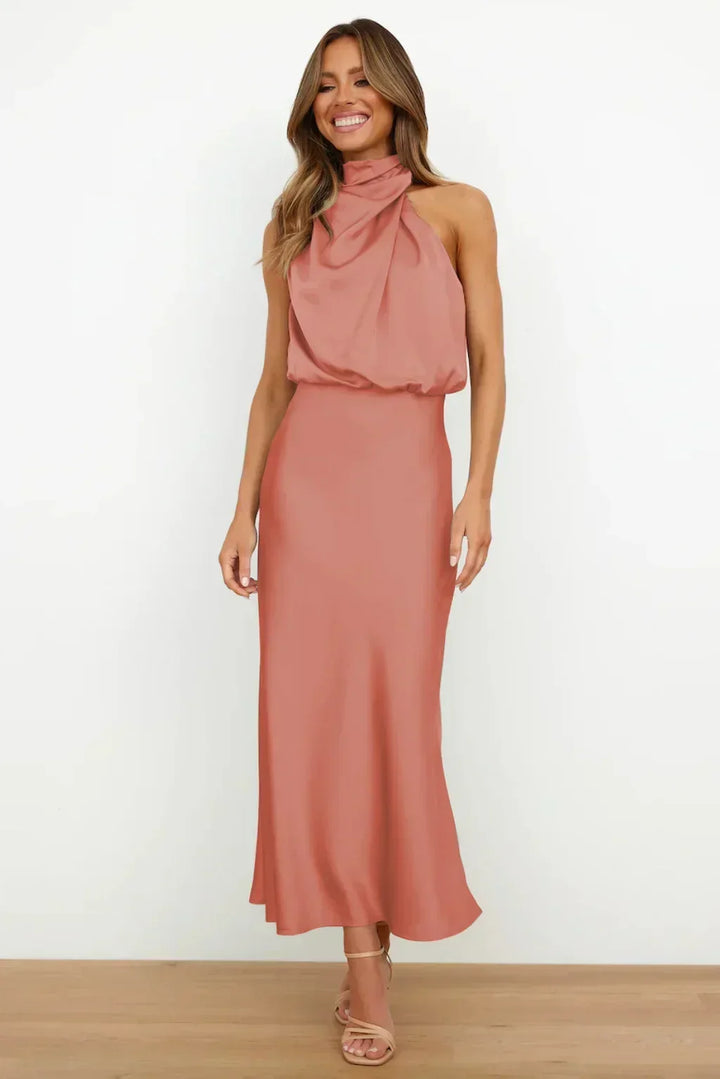 Damen Neckholder Kleid, lange Ausführung, elegant fallend, die perfekte Wahl für stilvolle Anlässe.