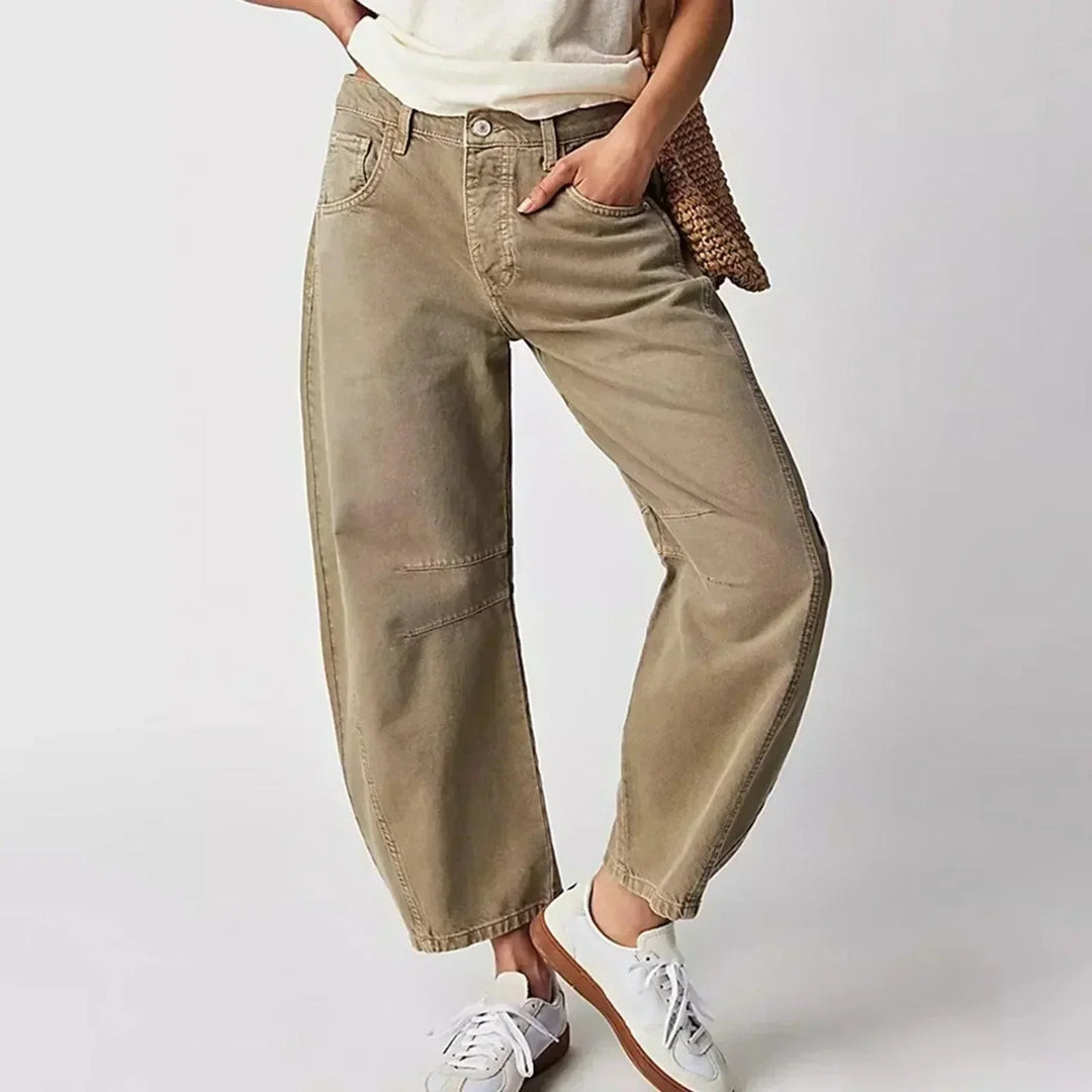 Damen High-Waist Jeans mit lockerer Passform in klassischem Denim. Ideal für Komfort und Stil im Alltag.