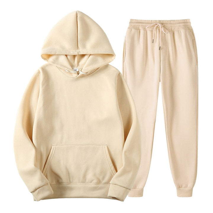 Damen Activewear Set in Beige, minimalistisch & bequem, geeignet für Sport, Reisen und täglichen Komfort.