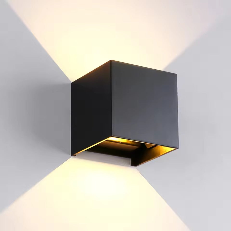 Moderne LED Wandleuchte für den Außenbereich, Up & Down Lichteffekt, IP65 wasserdicht.