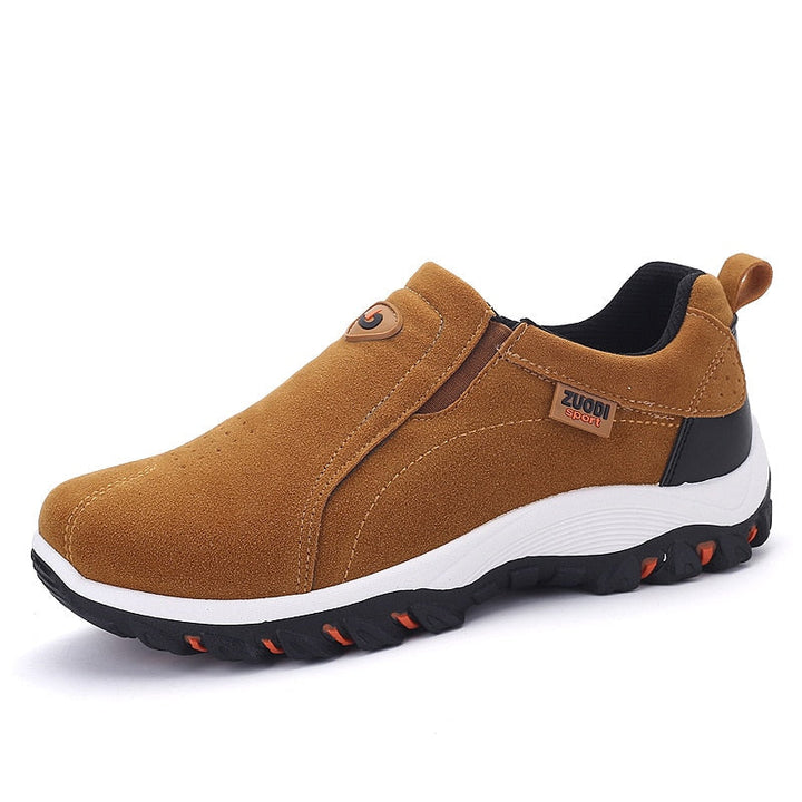 Detailansicht der strapazierfähigen Herren Wanderschuhe, die robusten Schutz und Haltbarkeit bieten.