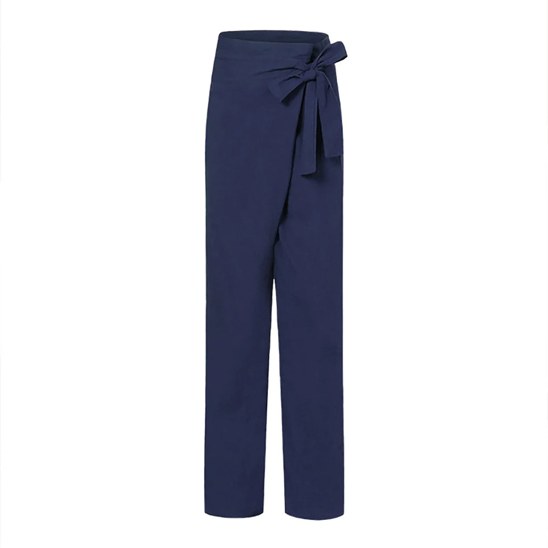 Lässige weite Damenhose mit hohem Bund und Gürtel, aus leichtem Stoff für Frühling/Sommer.