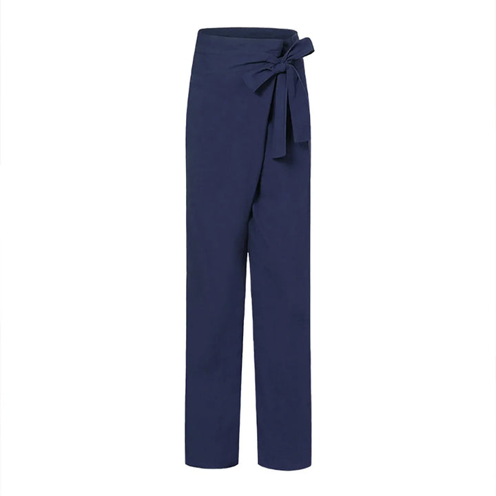 Lässige weite Damenhose mit hohem Bund und Gürtel, aus leichtem Stoff für Frühling/Sommer.