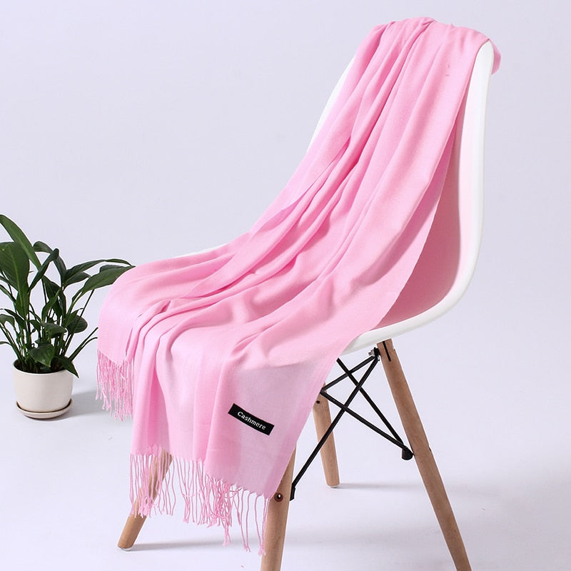 Weiches Damen Halstuch, farbenfrohes Design, ideal als ganzjähriger Schal & Geschenkidee.