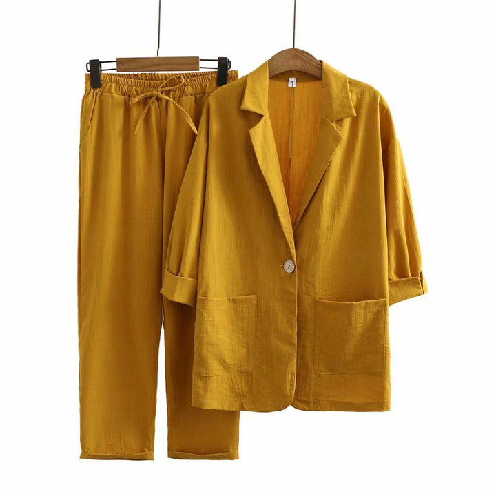 Damen sommerliches Kombi-Set: Eleganter Zweiteiler für stilvolle Freizeit- und Büro-Looks. Perfekt für die Sommerkollektion.