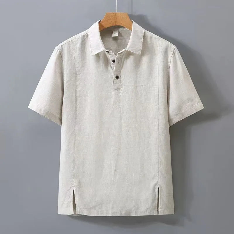 Herren Zweiteiler mit Poloshirt und Hose: Lässige, aber elegante Herrenmode für Frühling und Sommer. Komfort Style.