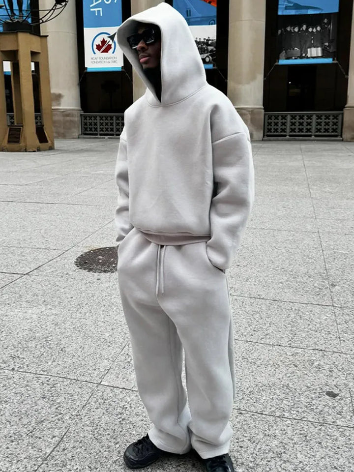 Herren Oversized Trainingsanzug Bastian: Moderner, bequemer Zweiteiler mit Hoodie & Jogginghose für Freizeit & Sport.