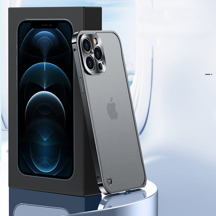 Premium Aluminium iPhone Hülle, CNC-gefräst, bietet stoßfesten Schutz und elegante Optik.
