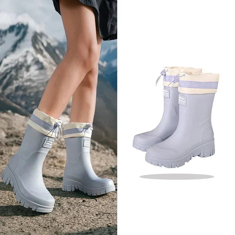 Stylische Damen Gummistiefel im Retro-Look. Bequeme, wetterfeste Herbstschuhe für Damen.