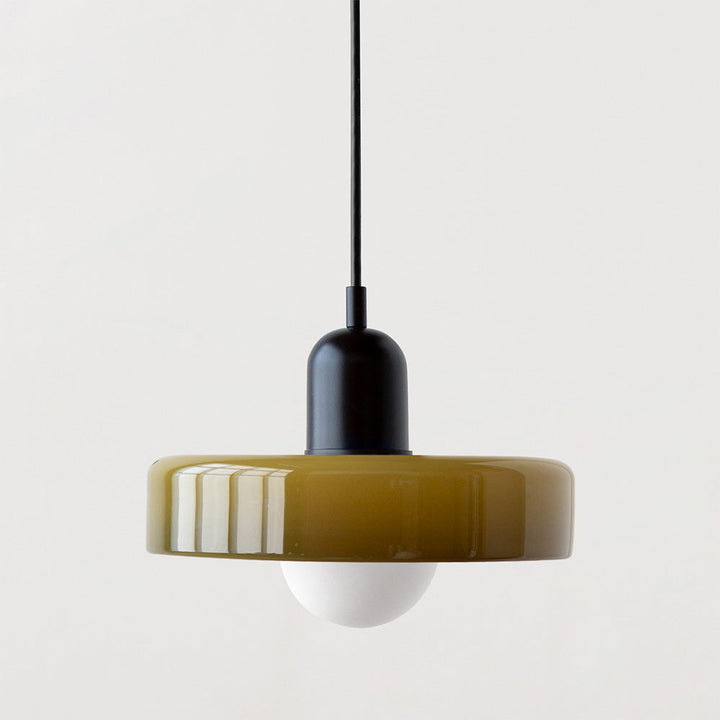 Farbenfrohe Buntglas Hängelampe, modernes Design. Elegante Glaslampe für Essbereich.